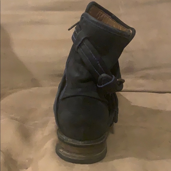 Gorgeous Italian Leather Navy Blue Ugg Moto Boots - Picture 5 of 13